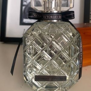 Victoria Secret BOMBSHELL Paris 3.4 Fl.Oz.